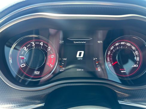 Used 2016 Dodge Challenger SRT Hellcat RWD image 10