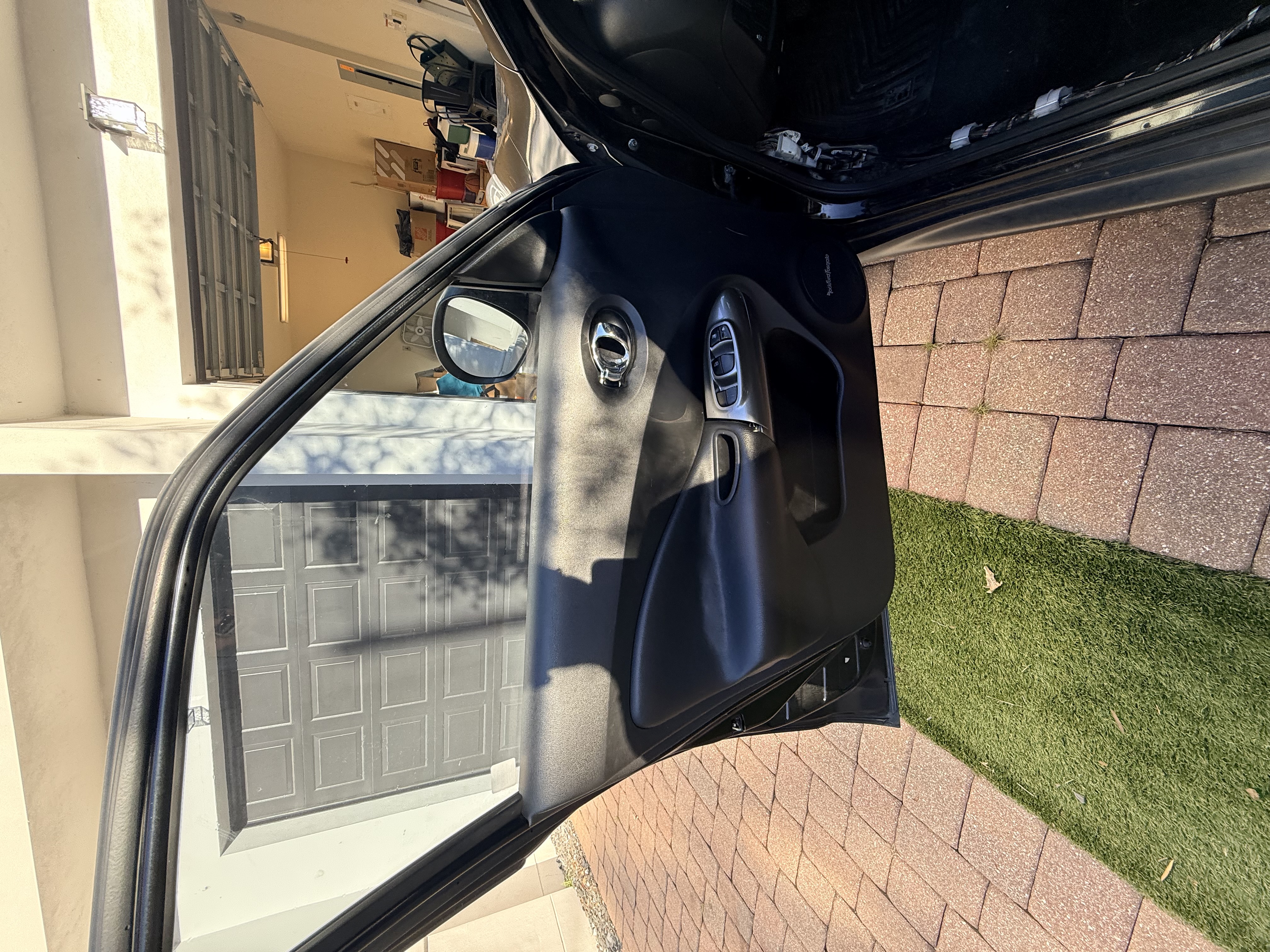Used 2013 Nissan Juke SV FWD image 12