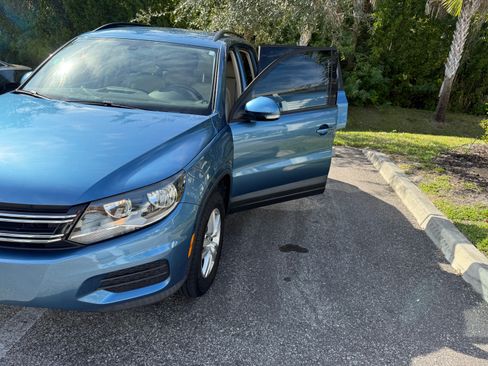 Used 2017 Volkswagen Tiguan S image 5
