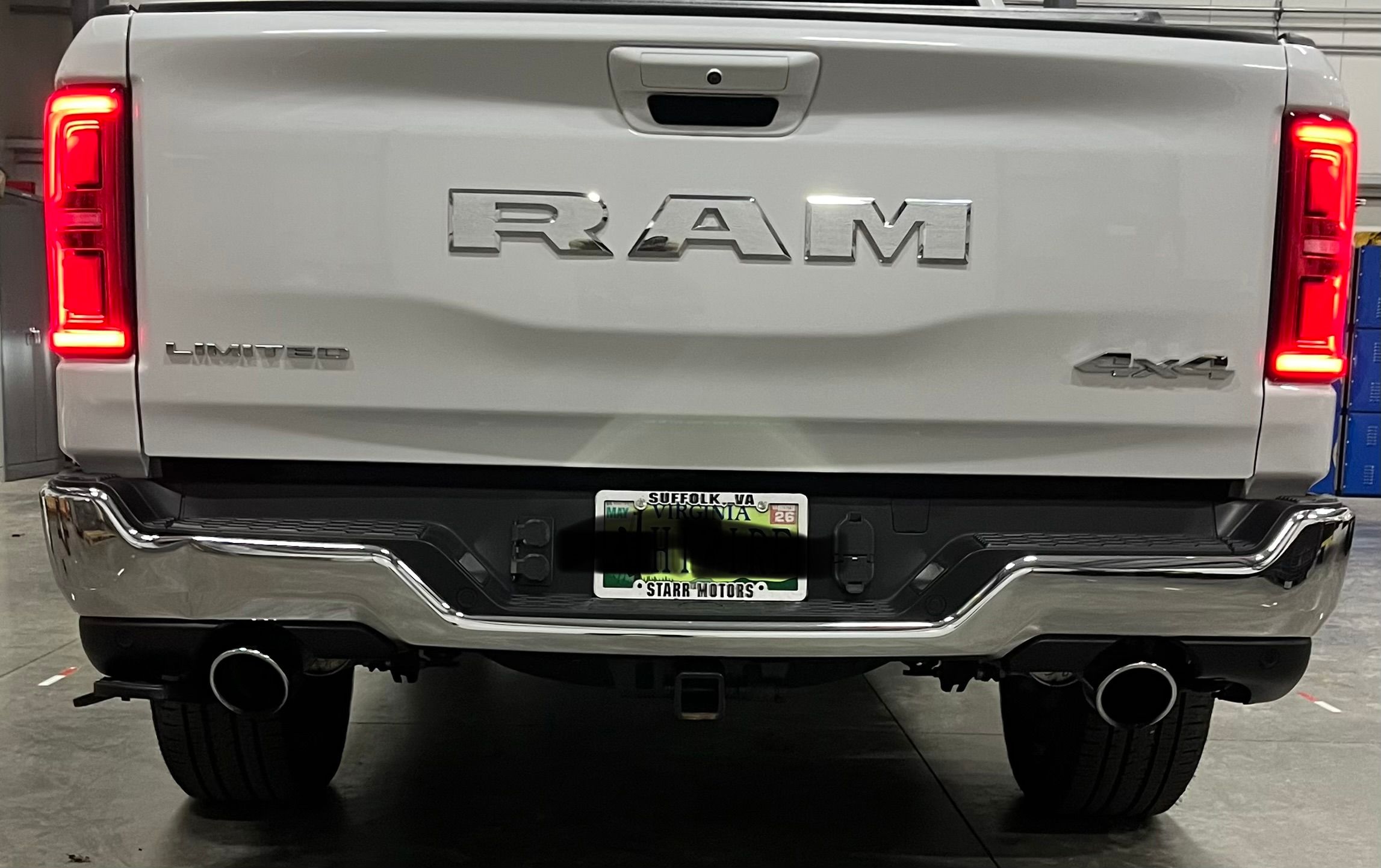 Used 2025 RAM 1500 Limited AWD/4WD image 8