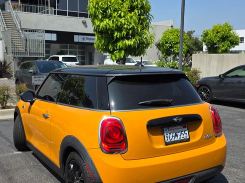 Used 2016 MINI Cooper 2-Door Hardtop image 6