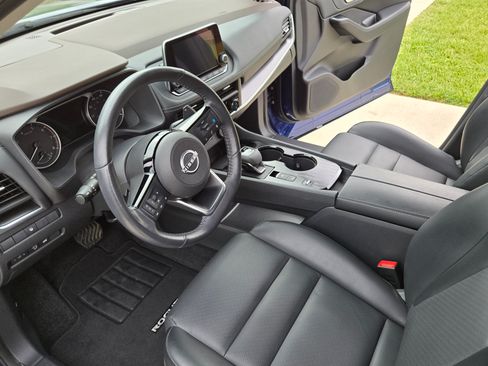 Used 2023 Nissan Rogue SV w/ SV Premium B Package FWD image 30