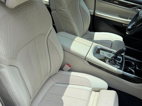 Used 2016 BMW 740i RWD image 8