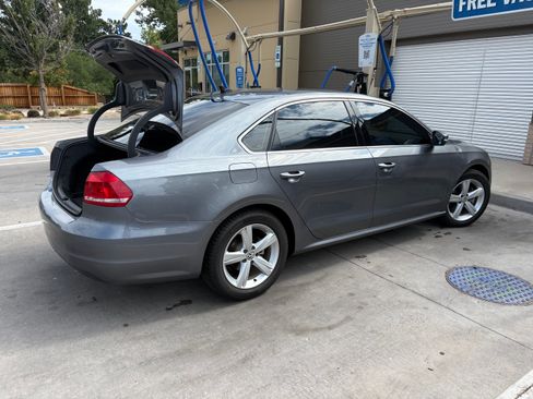 Used 2015 Volkswagen Passat 1.8T Limited Edition FWD image 8