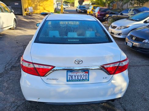 Used 2015 Toyota Camry LE image 12