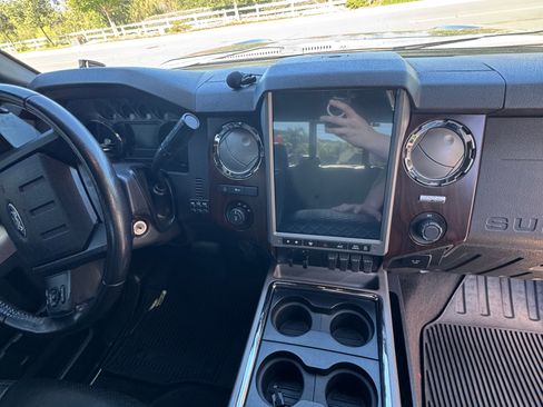 Used 2013 Ford F250 Lariat w/ Chrome Pkg image 15