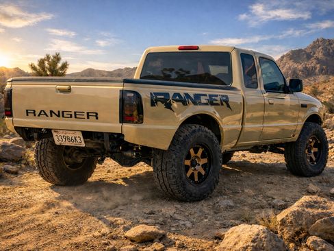 Used 2005 Ford Ranger XLT image 2