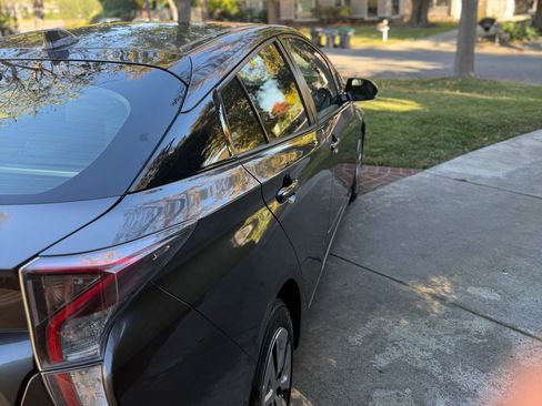 Used 2016 Toyota Prius Four Touring image 5