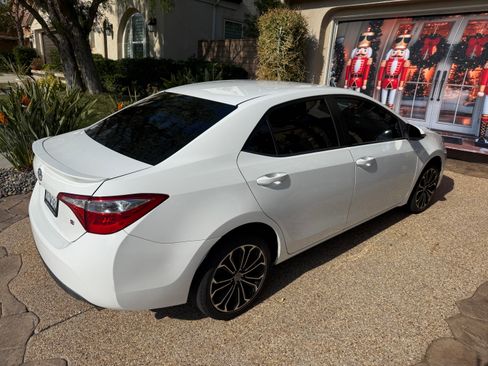Used 2014 Toyota Corolla S image 4