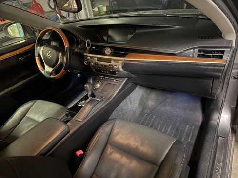 Used 2014 Lexus ES 300h 300h Sedan 4D image 6