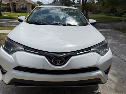 Used 2018 Toyota RAV4 XLE image 9