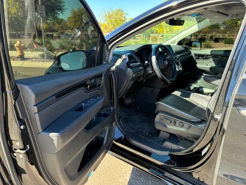 Used 2023 Honda Odyssey Elite image 8