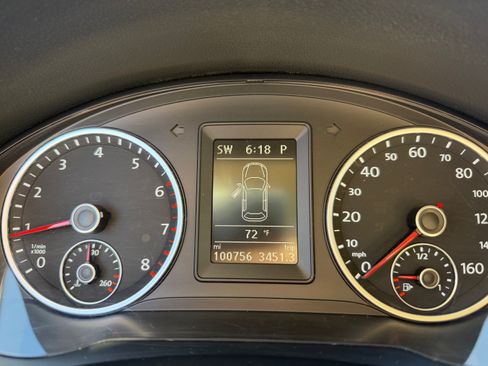 Used 2013 Volkswagen Tiguan SEL AWD/4WD image 16