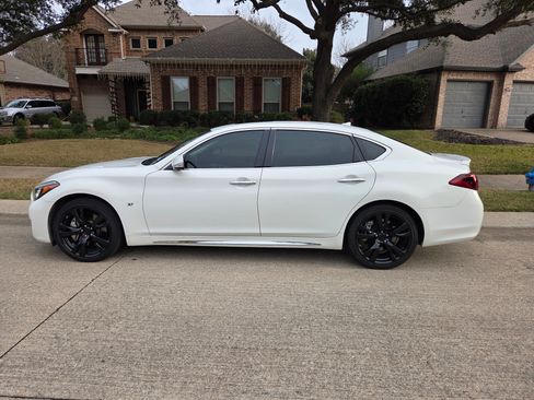 Used 2015 INFINITI Q70 L 3.7 image 1