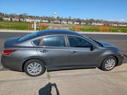 Used 2015 Nissan Altima 2.5 S w/ Power Driver Seat Package image 2