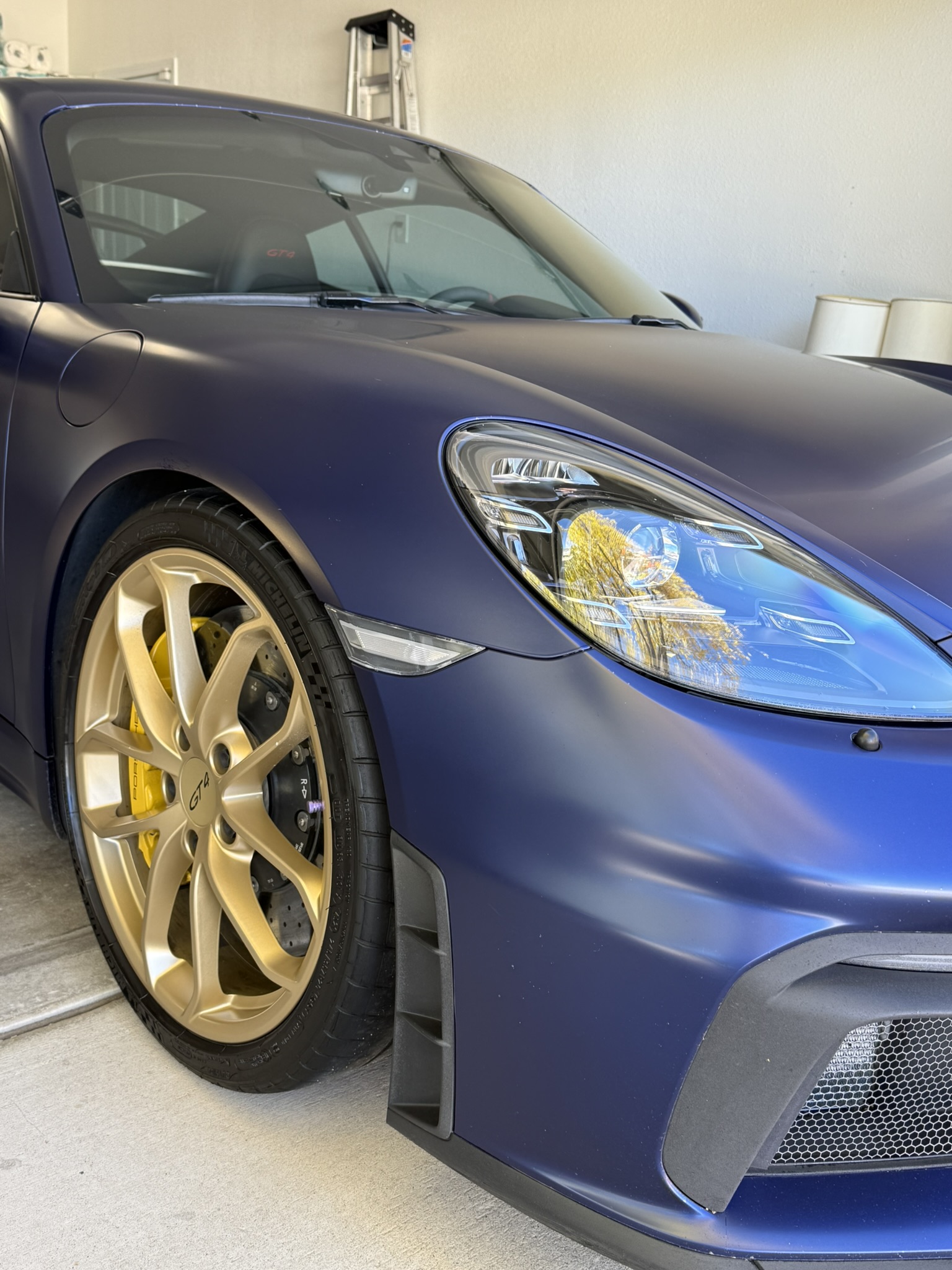 Used 2021 Porsche 718 Cayman GT4 RWD image 5