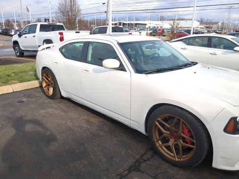 Used 2010 Dodge Charger R/T image 4