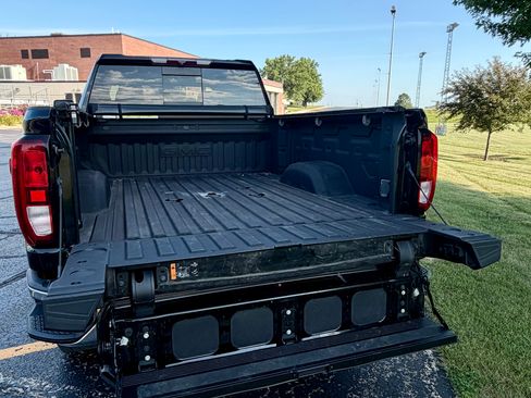 Used 2022 GMC Sierra 3500 SLE w/ SLE Convenience Package AWD/4WD image 11