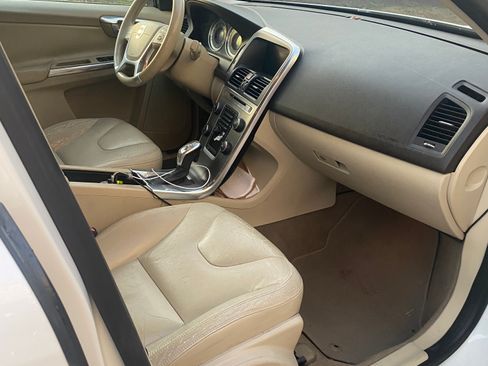 Used 2013 Volvo XC60 3.2 image 11