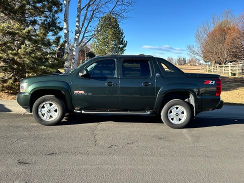 Used 2013 Chevrolet Avalanche LT w/ Suspension Package, Off-Road image 2