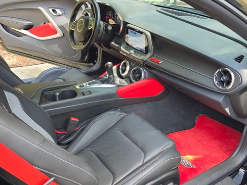 Used 2023 Chevrolet Camaro SS RWD image 9