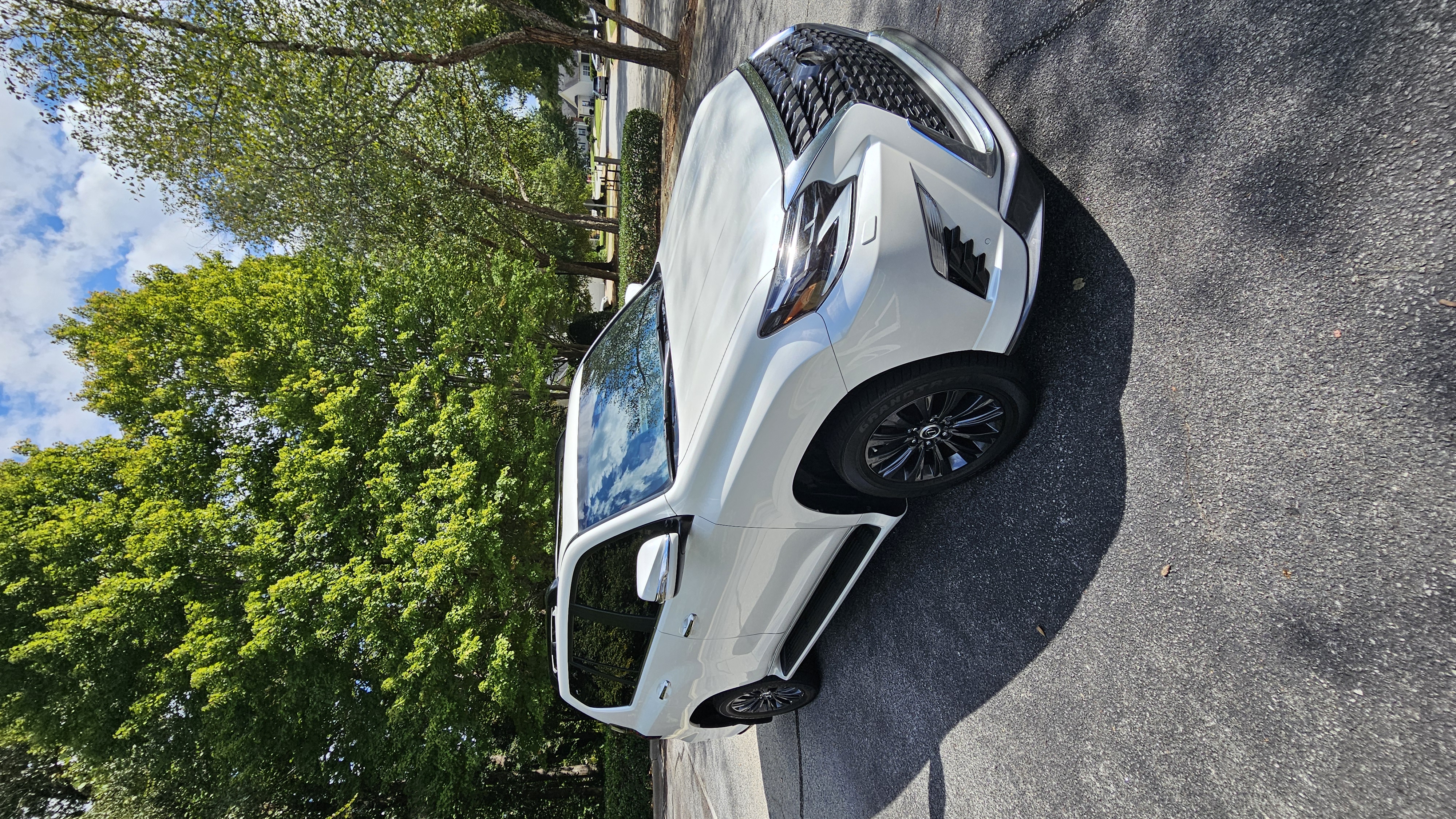 Used 2023 Lexus GX 460 Premium w/ Accessory Package AWD/4WD image 2