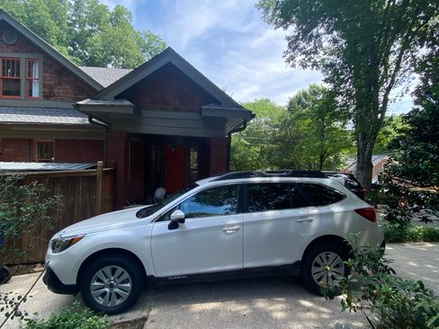 Used 2018 Subaru Outback 2.5i Premium AWD/4WD image 1