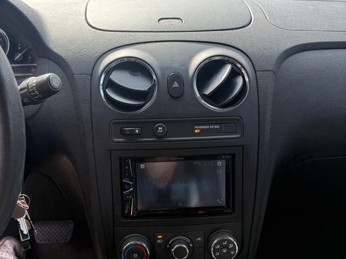 Used 2011 Chevrolet HHR LT image 24