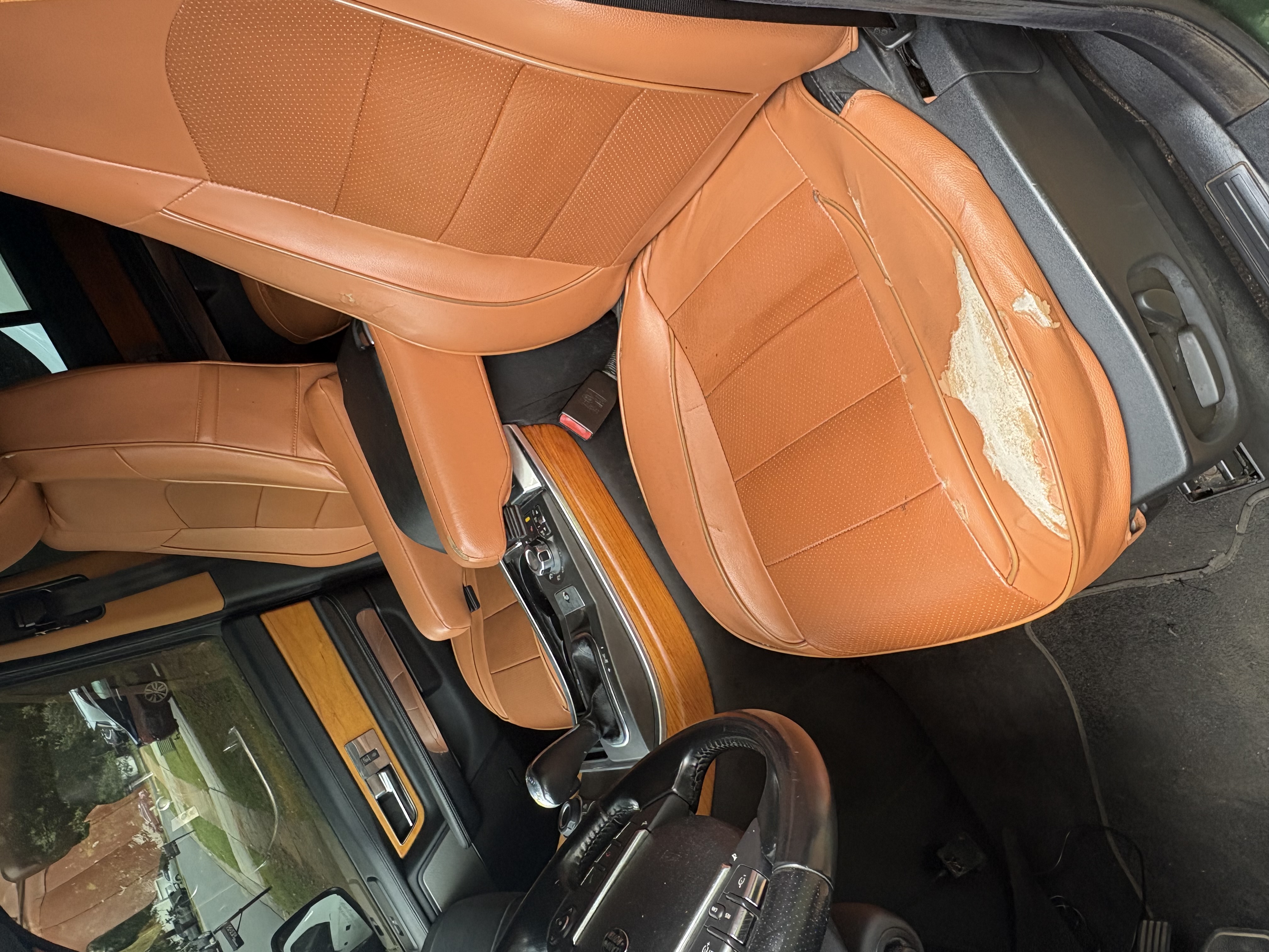 Used 2011 Land Rover Range Rover Sport HSE AWD/4WD image 4