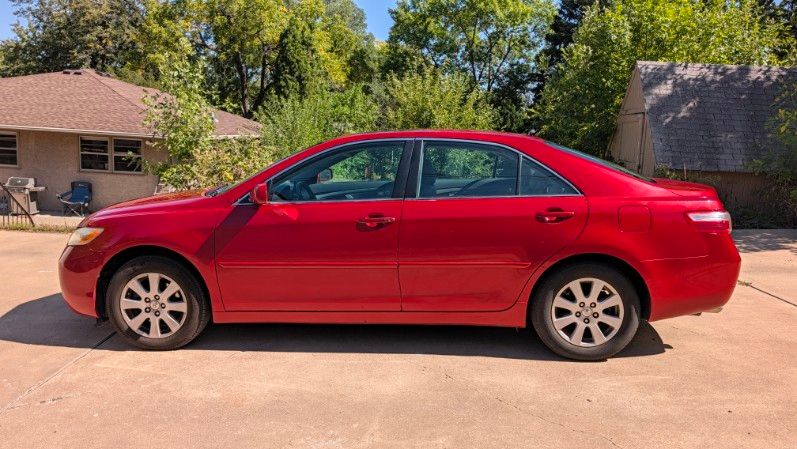 Used 2009 Toyota Camry XLE FWD image 1