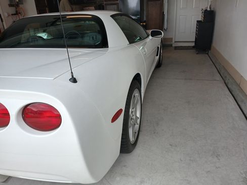 Used 1999 Chevrolet Corvette Coupe image 5