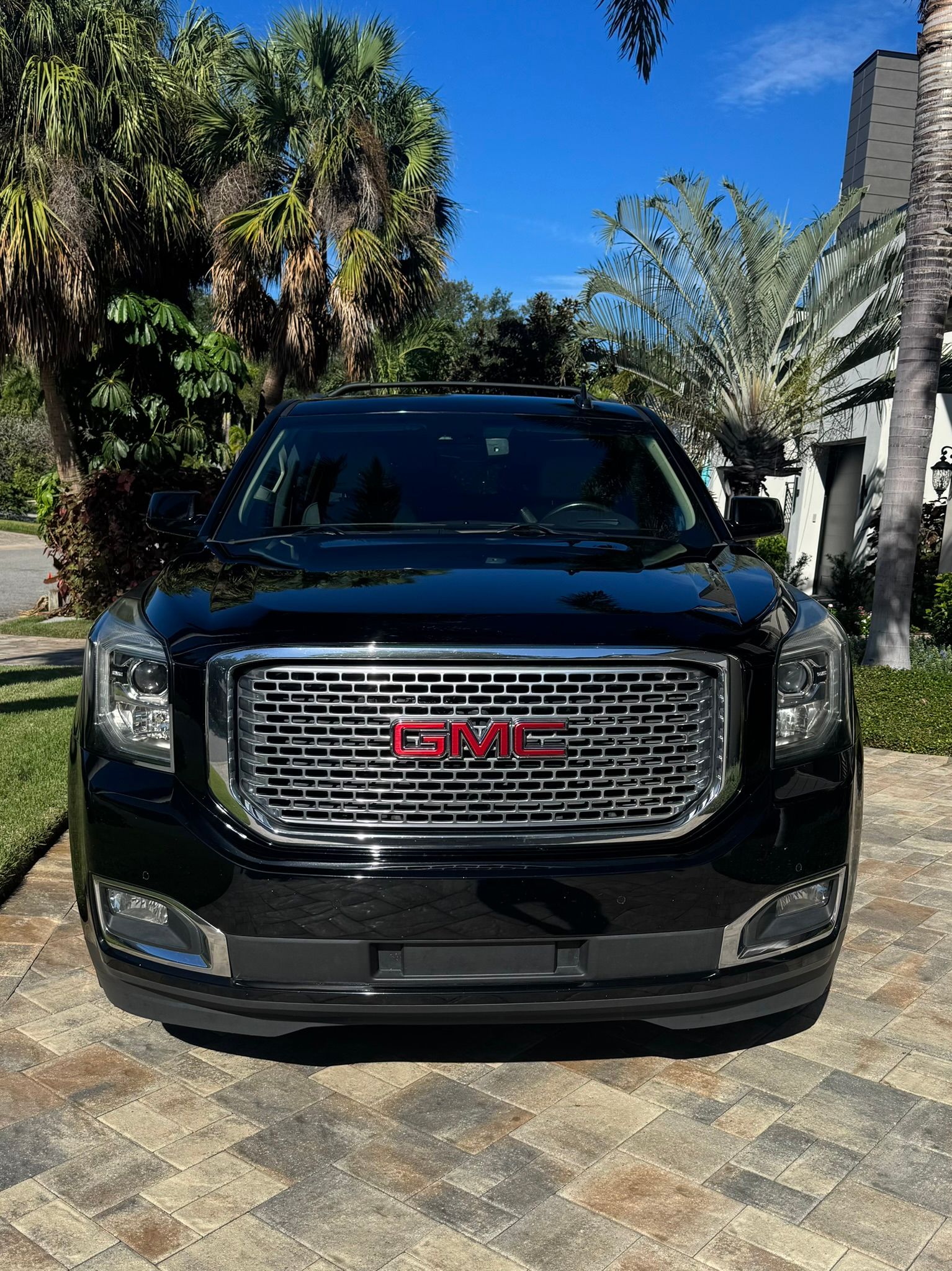 Used 2017 GMC Yukon XL Denali w/ Open Road Package AWD/4WD image 2