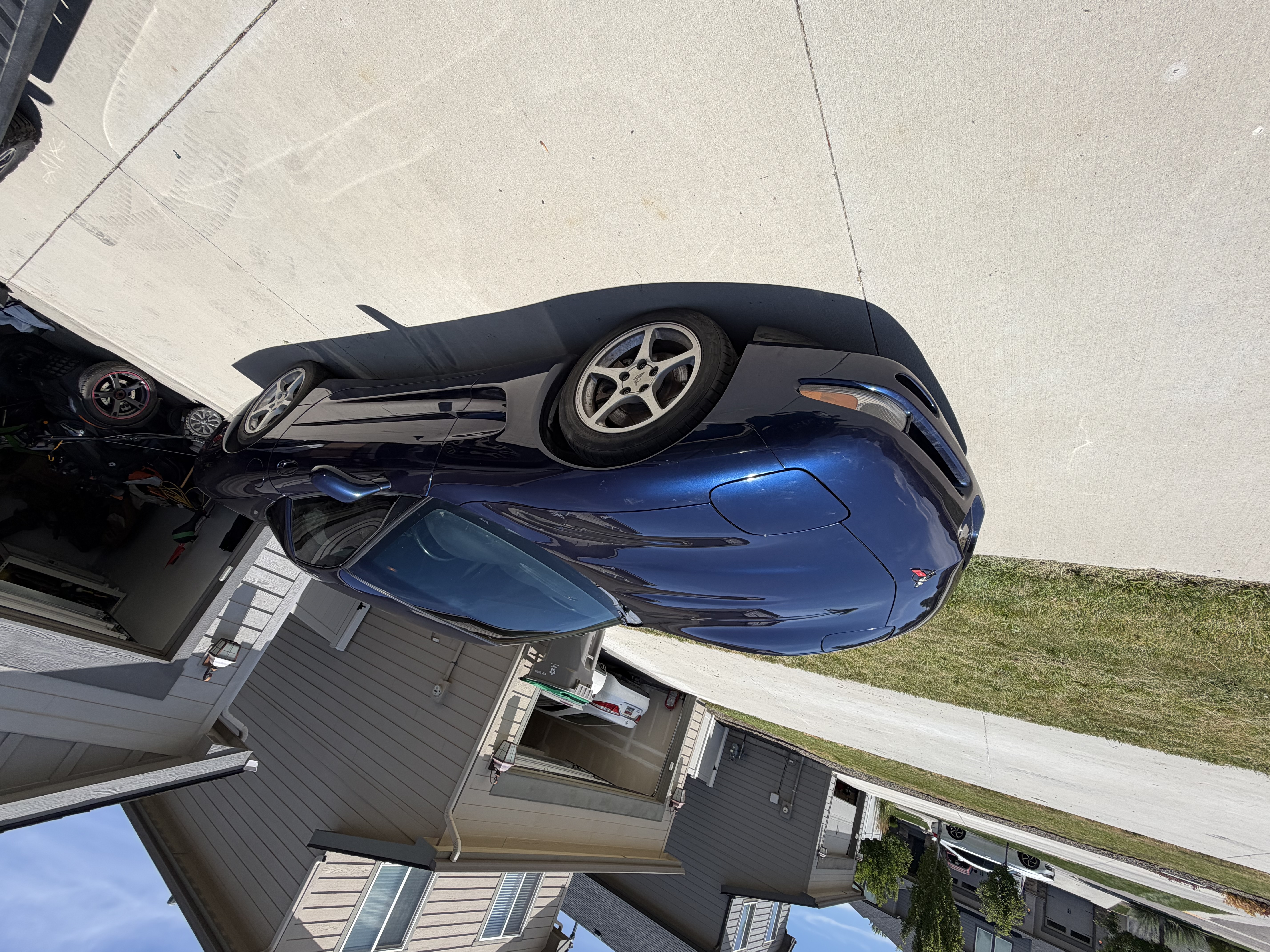 Used 2000 Chevrolet Corvette Coupe RWD image 2