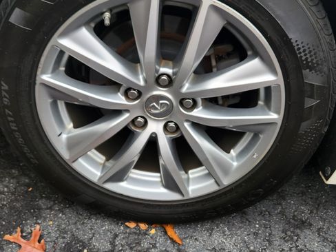 Used 2015 INFINITI Q50 Premium w/ Deluxe Touring Package image 6