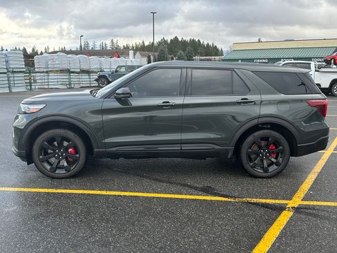 Used 2022 Ford Explorer ST w/ Equipment Group 401A image 2