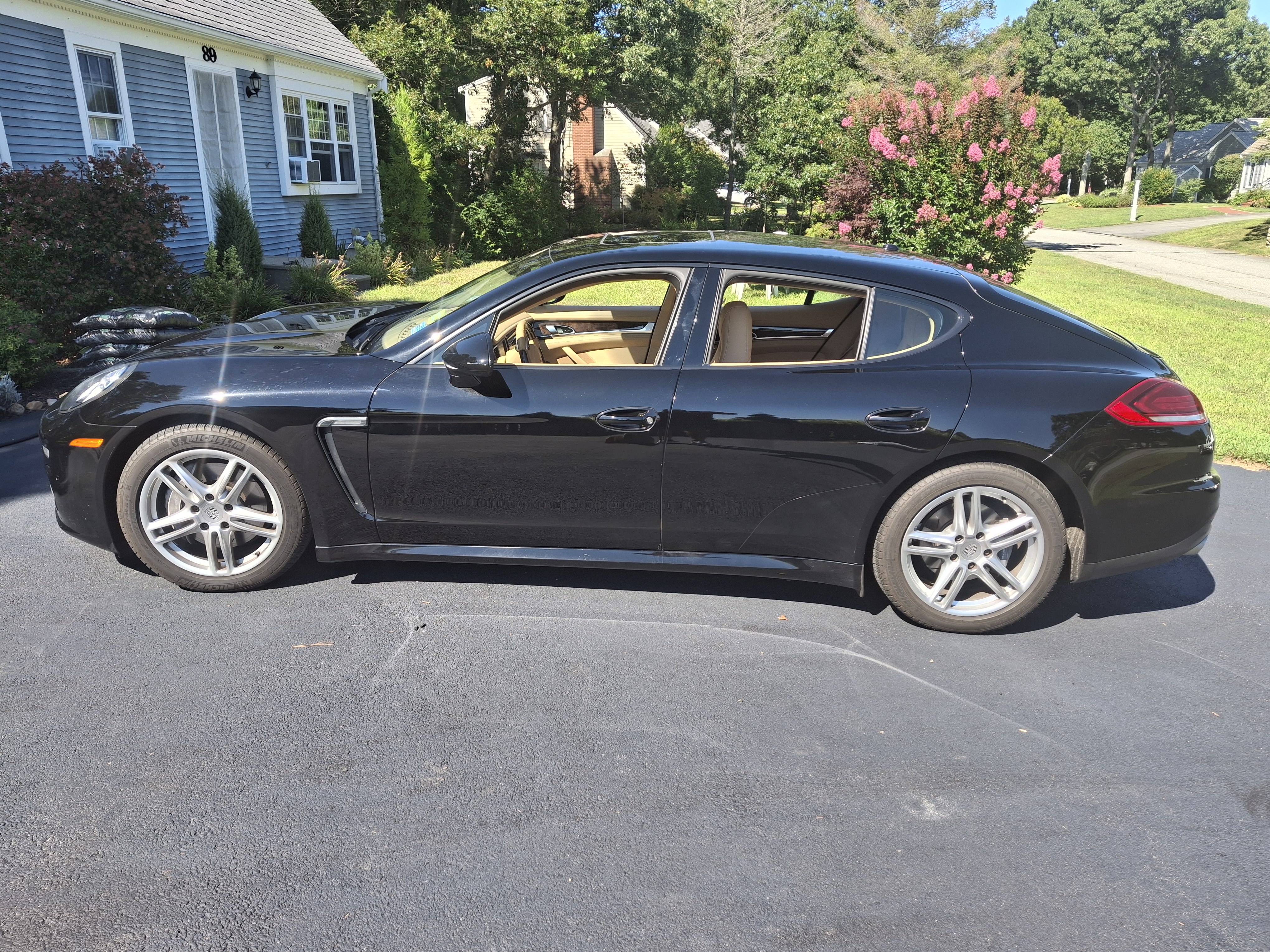Used 2015 Porsche Panamera 4 AWD/4WD image 10