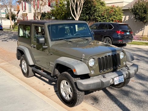 Used 2015 Jeep Wrangler Sport image 4