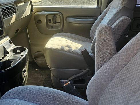 Used 2001 Chevrolet Express 3500 Extended Passenger w/ LS Preferred Equipment Group image 8