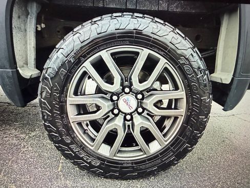 Used 2022 GMC Sierra 1500 AT4 w/ AT4 Premium Package AWD/4WD image 15