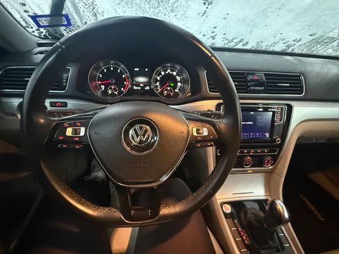 Used 2019 Volkswagen Passat 2.0T Wolfsburg FWD image 14