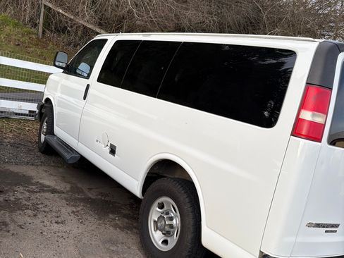 Used 2015 Chevrolet Express 2500 LT w/ LT Preferred Equipment Group image 5