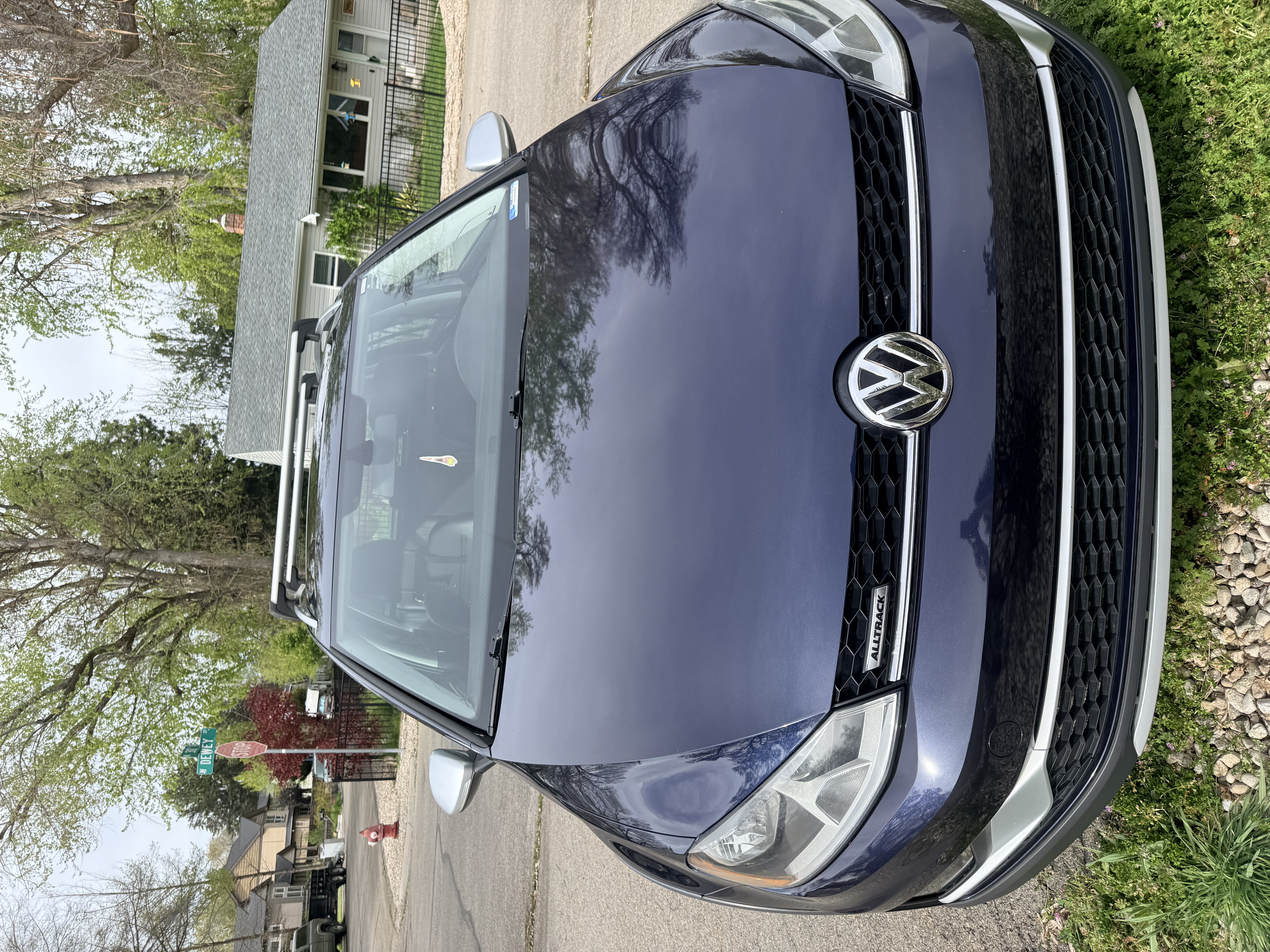 Used 2017 Volkswagen Golf Alltrack SE AWD/4WD image 2