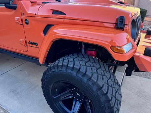Used 2025 Jeep Wrangler Unlimited Sport AWD/4WD image 2