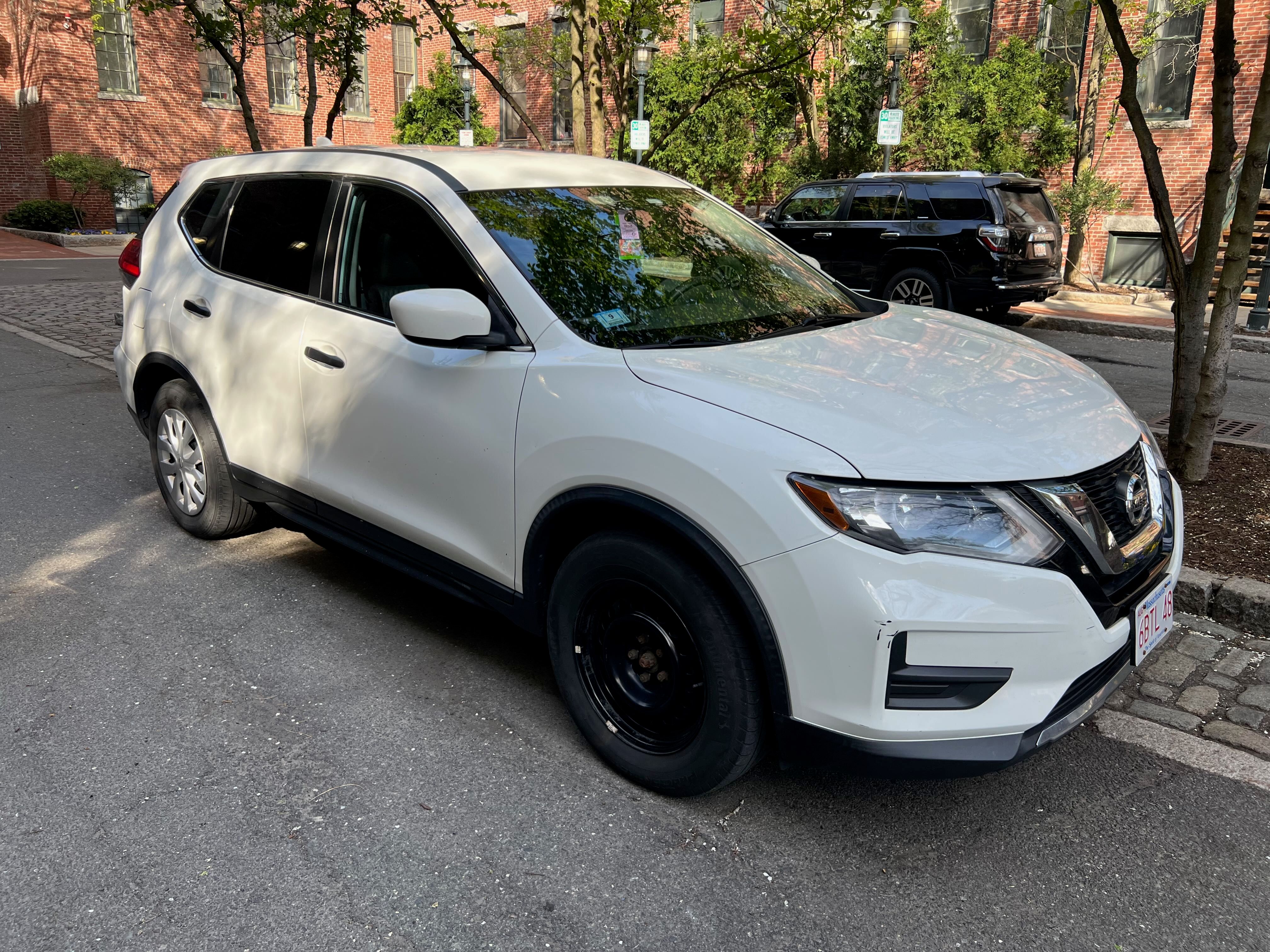 Used 2017 Nissan Rogue S FWD image 4