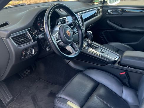 Used 2018 Porsche Macan Sport Edition image 22
