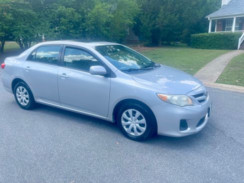 Used 2011 Toyota Corolla LE FWD image 4