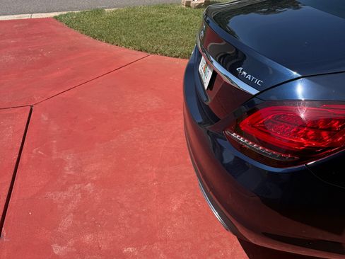 Used 2019 Mercedes-Benz C 300 4MATIC Sedan image 4