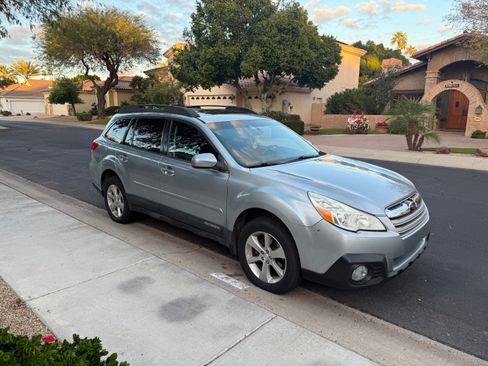 Used 2013 Subaru Outback 2.5i Limited w/ Moonroof Pkg image 4
