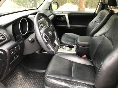 Used 2011 Toyota 4Runner Limited AWD/4WD image 9