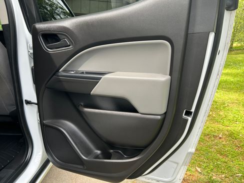 Used 2017 Chevrolet Colorado W/T w/ WT Convenience Package image 15